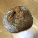 ソーケシュ製パン×トモエコーヒー - チーズパン（380円）