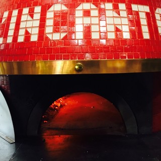 ◆イタリアからの直輸入した薪窯◆