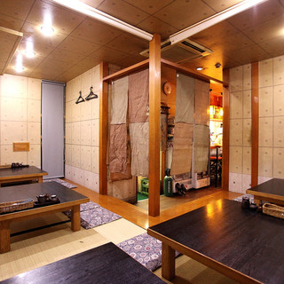 宴会や団体利用にぴったり◎飲み放題付きコースやお座敷席を用意