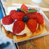 LIMBURG Waffle - 料理写真:オーガニックストロベリーワッフル