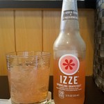 ダグズ・バーガー - IZZEグレープフルーツ