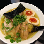 ヘルズキッチン - 超鶏そば塩 煮卵