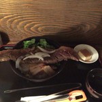 高屋敷肉店 - カブリつきステーキ丼 ¥980-(ランチ限定20食)