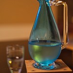 Tawaraya - 日本酒を出される美しい歴史を感じるビードロの酒器。