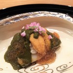 まき村 - 蒸し鮑、生雲丹に鮑の肝と出汁ジュレをかけて