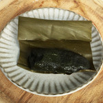 イル　フェリーチェ - 仙巌園「偉人たちが愛した薩摩郷土料理」「月桃の葉の甘い香り　あたはんのさねんばよもぎ団子」