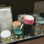 らーめん 潤 - テーブルセット