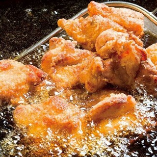 「秘伝！鶏の唐揚げ」と「名古屋コーチン炭火黒焼」は必食です！