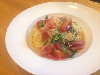 h Osteria mille - 生ハムとトマトの冷製カッペリーニ