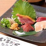 Assortment of 3 types of chicken sashimi