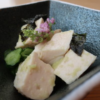 鳥と手打ち蕎麦 とり数寄 東急プラザ銀座店 - 本山わさび使用 低温熟成鳥わさアップ