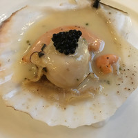 リュクス ダイニング ハプナ - 入口で貰うチケットと交換のホタテ
