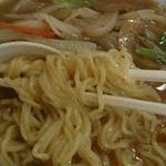 梅元食堂 - 味噌ラーメン600円　麺アップ