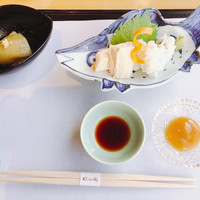 京懐石とゆば料理 松山閣 JR京都伊勢丹店 - 茄子の煮浸しとゆば、はも落とし
