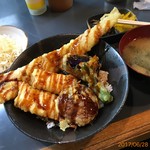 やきとり 助六 - 穴子・イカ天丼850円