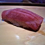 八新鮨 - 塩釜産本鮪　大トロ　砂ずりの部分！　上質な鮪です！