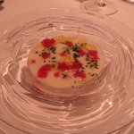 ア・ニュ ルトゥルヴェ・ヴー - オードブル：ホタテ貝と紅心大根　2色のスープ