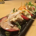 一休亭 なごみや - 豆腐とトマトのゴマサラダ680円