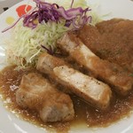 松屋 - メインのポーク。厚みあります。