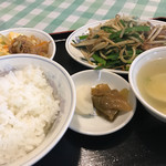 西華苑 - レバニラ炒め定食