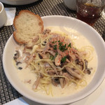 ONE - 日替わりパスタ（ツナとキノコのクリームパスタ）