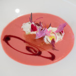 セルサルサーレ - ビーツとイチゴのスープ  　フルーツトマトとブッラータチーズ　これ凄い！初めてでしたがこれは美味い！