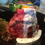 牛王 - ローストビーフ丼880円