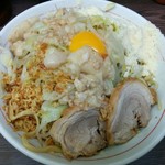 ラーメン二郎 - 小汁なし　粉チーズ　脂　野菜