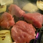 さっぽろジンギスカン千歳 - 焼きます