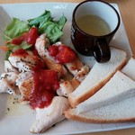 チキンステーキ香草焼き（パン）ドリンク付き　1,200円