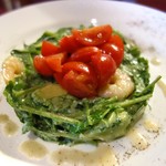 手打蕎麦 とし庵 - アボカドとパクチーのタルタルサラダ