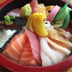 浜寿司　義兵衛 - ちらし寿司アップ