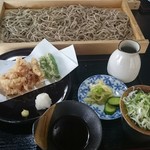 Sobatokorohommaruhigashi - 下足天大板そば1200円。ボリュームあり(^^)