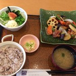 大戸屋 - 鶏の黒酢あん定食