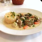 ラミティエ - 本日のランチ 1200円 の豚肉のブランケット(クリーム煮) バターライス添え