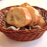 ラミティエ - 本日のランチ 1200円 のパン