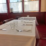 ラミティエ - 店内のテーブル席の風景です