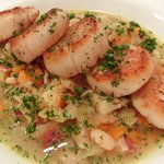 ラミティエ - 本日のランチ 1200円 のホタテのポワレ野菜の煮込み添え