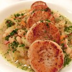 ラミティエ - 本日のランチ 1200円 のホタテのポワレ野菜の煮込み添え