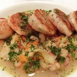 ラミティエ - 本日のランチ 1200円 のホタテのポワレ野菜の煮込み添え