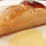 ラミティエ - デザートセット 525円 の洋ナシのタルト キャラメルジャム入り