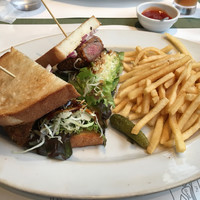 37 Steakhouse & Bar - 