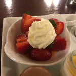 Bistrot Victoires - イチゴとクリームの組み合わせは万国共通の美味しさ♪