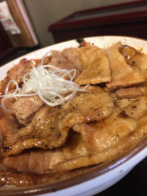 帯広豚丼 炭火焼 とんたん>