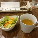 MUSA - ランチのサラダとスープです