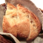 ラミティエ - 本日のランチ 1200円 のパン