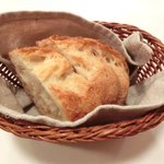 ラミティエ - 本日のランチ 1200円 のパン