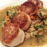 ラミティエ - 本日のランチ 1200円 のホタテのポワレ ガルビュール添え(野菜と生ハムと白インゲン豆の煮込み)(+100円)