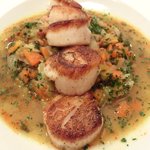 ラミティエ - 本日のランチ 1200円 のホタテのポワレ ガルビュール添え(野菜と生ハムと白インゲン豆の煮込み)(+100円)