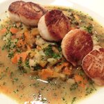 ラミティエ - 本日のランチ 1200円 のホタテのポワレ ガルビュール添え(野菜と生ハムと白インゲン豆の煮込み)(+100円)